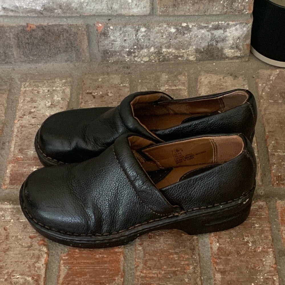 Women Brown’s Landing Clogs sz 7.5